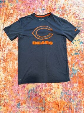 Nike Dri-FIT Chicago Bears T-Shirt Men’s Medium NFL Navy Orange Athletic Tee